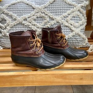Women’s brown Sperry boots size 7.5